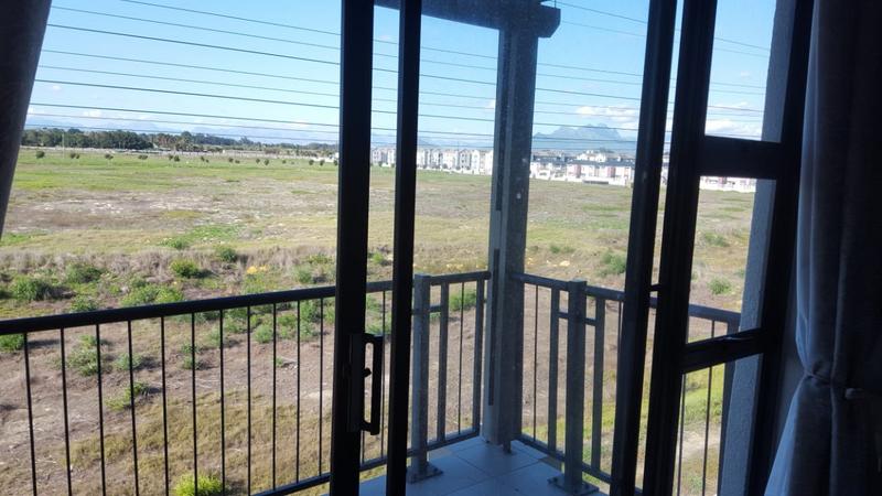 To Let 2 Bedroom Property for Rent in Buhrein Western Cape